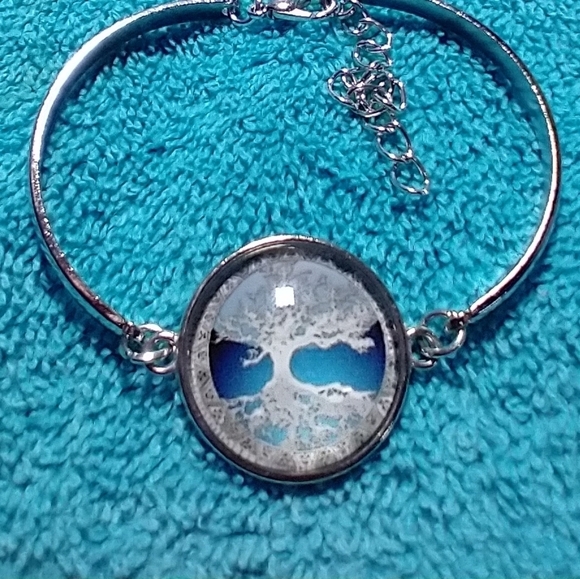 Silvertone tree of life white blue necklace bracelet earrings set - Picture 4 of 5